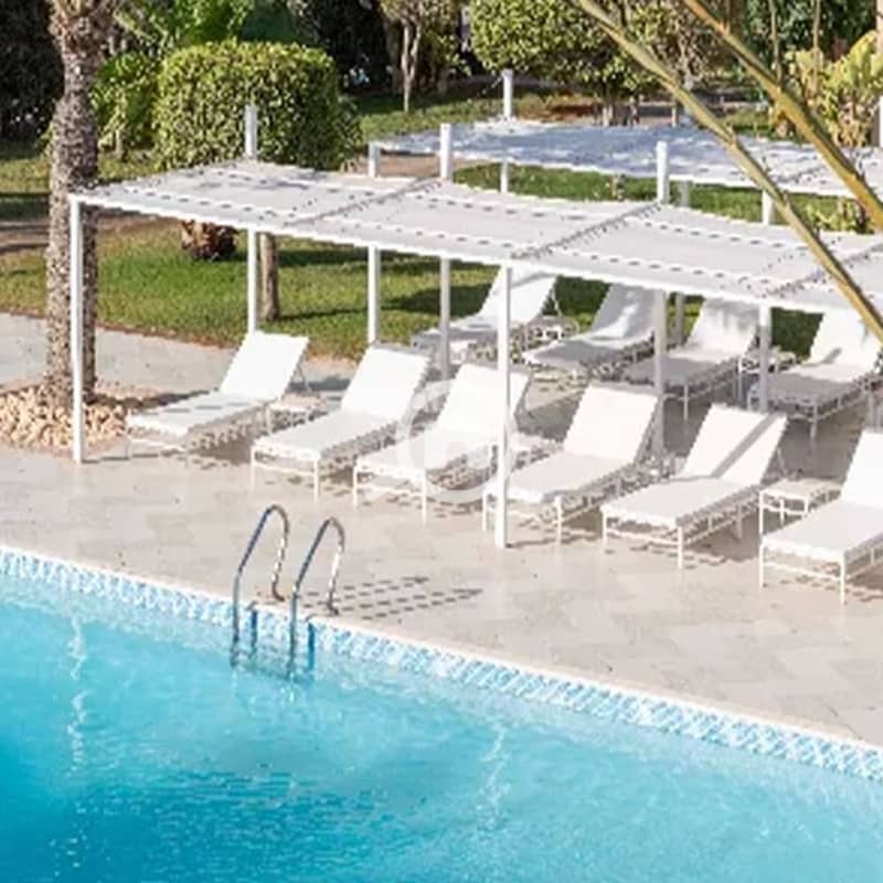 13 imgi_5_683f7820e8d275cab424ee0f_About. jpeg