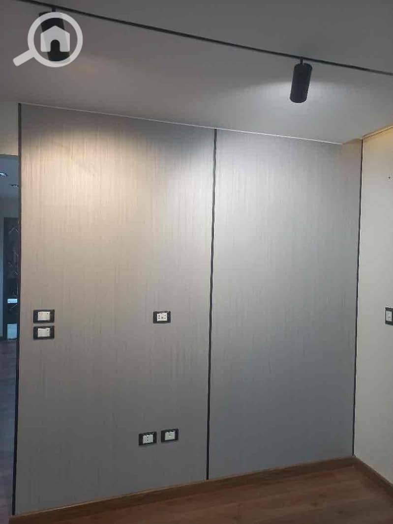 2 c7bc48de-67a3-4d35-b126-163e60d2d25b. jpg