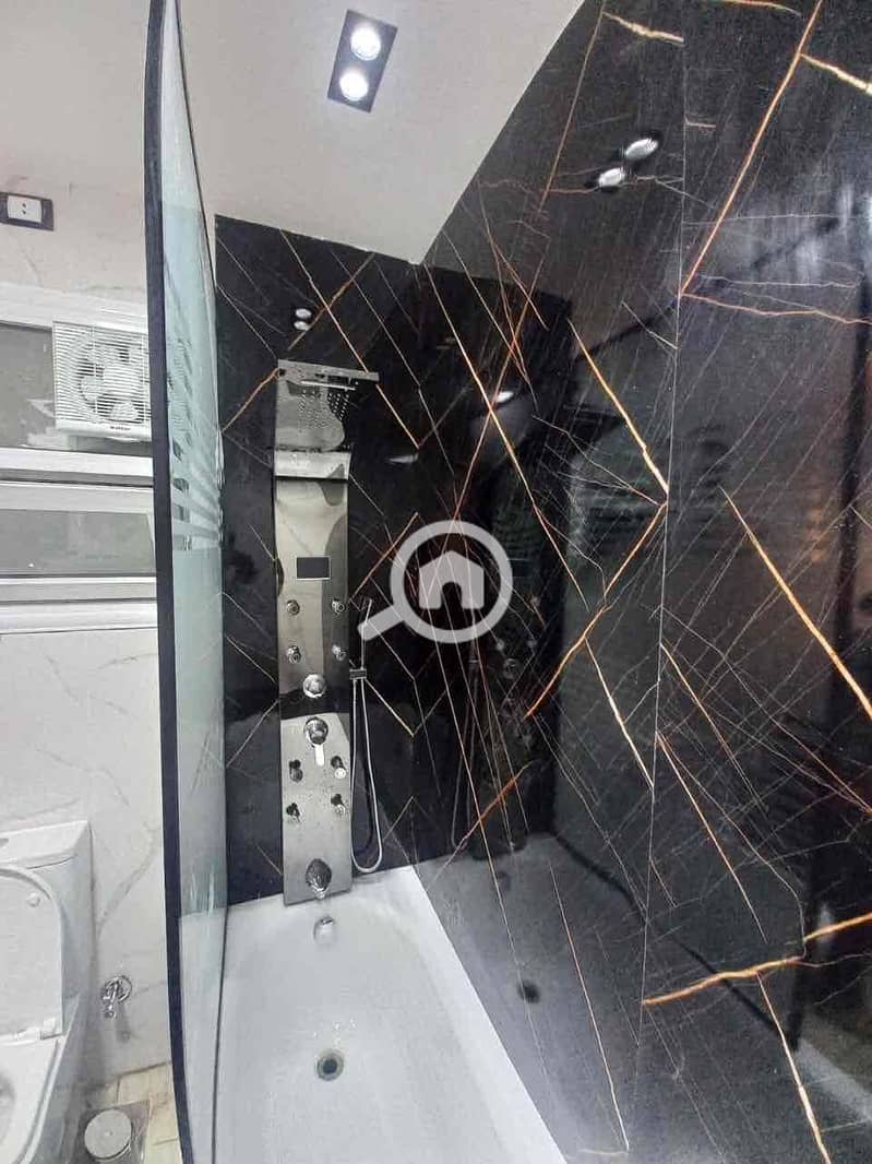 5 9522c9e7-1b2b-4a15-8634-31b3e2b28eed. jpg