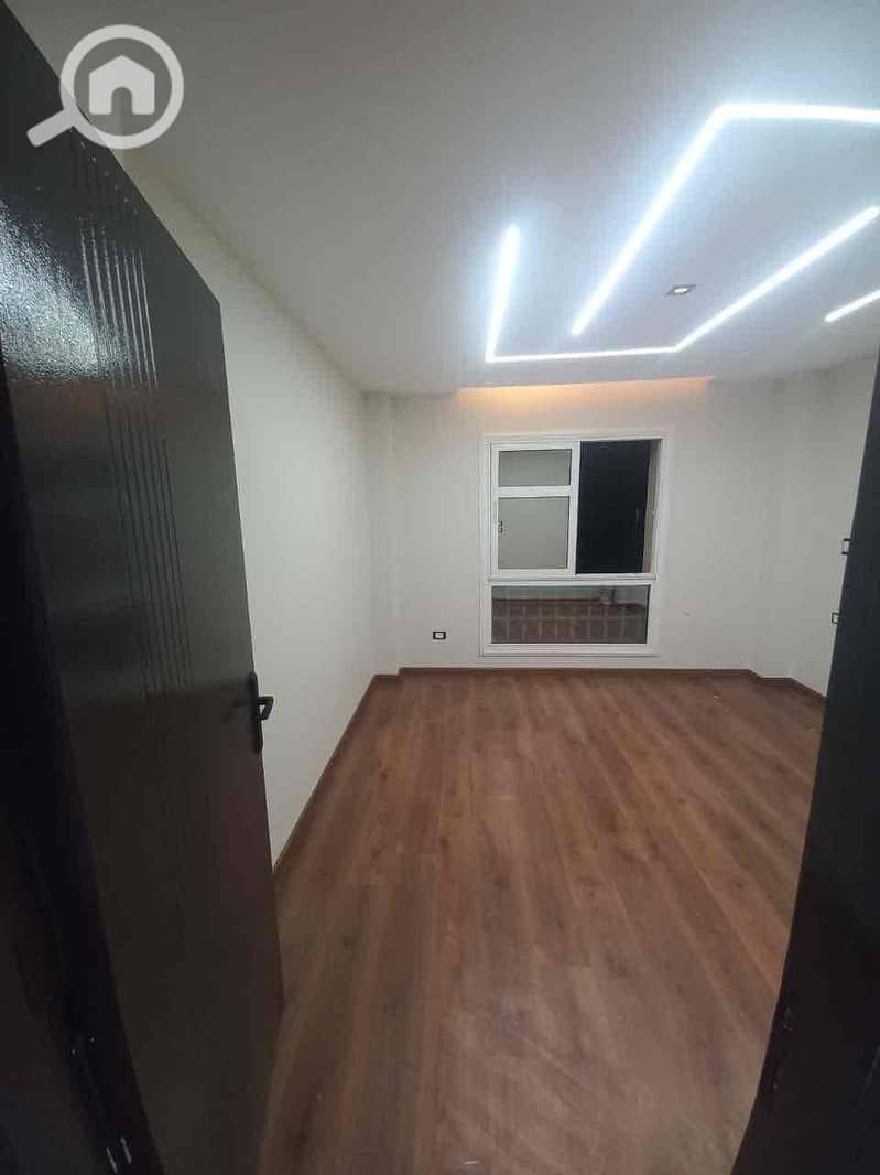 7 083056e6-dbe1-4504-b195-1c7f7fd77add. jpg