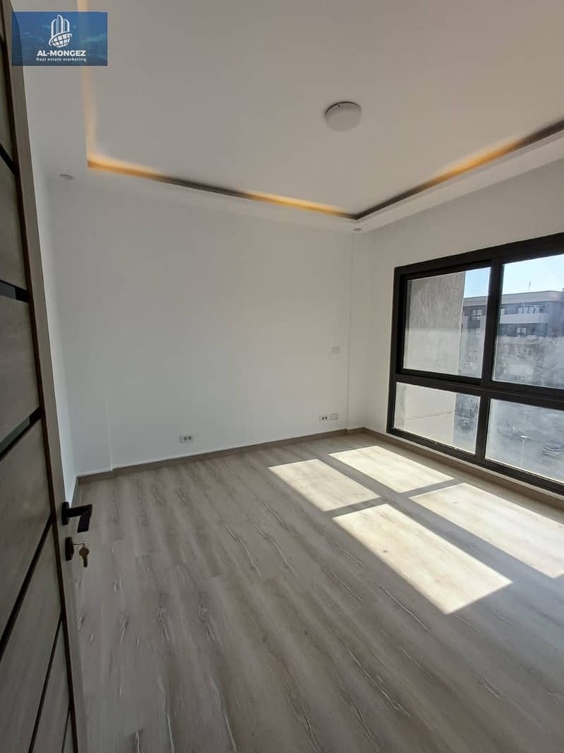 7 8e2f033c-b3de-44ee-9180-7d28af8abd13. jpg