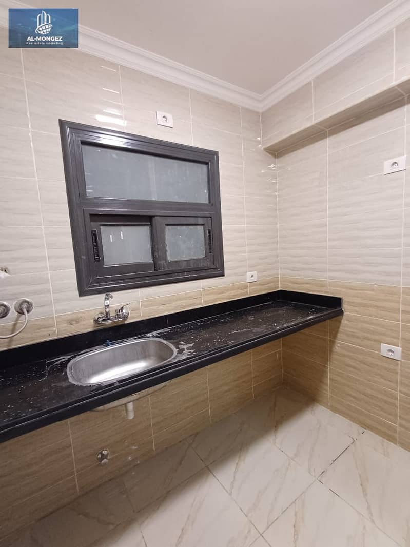 10 b3558b97-df03-45ac-8d2a-adb0653d4dce. jpg