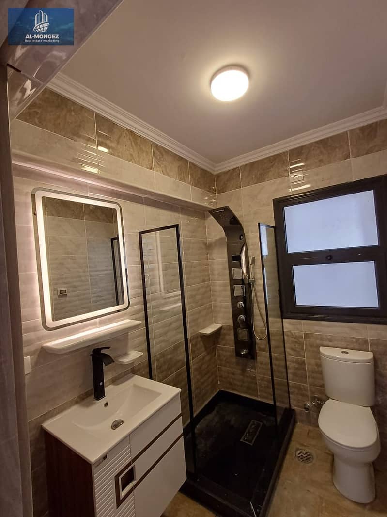 14 735b70ba-8c2e-410b-8ae1-dd5e7d23e15f. jpg