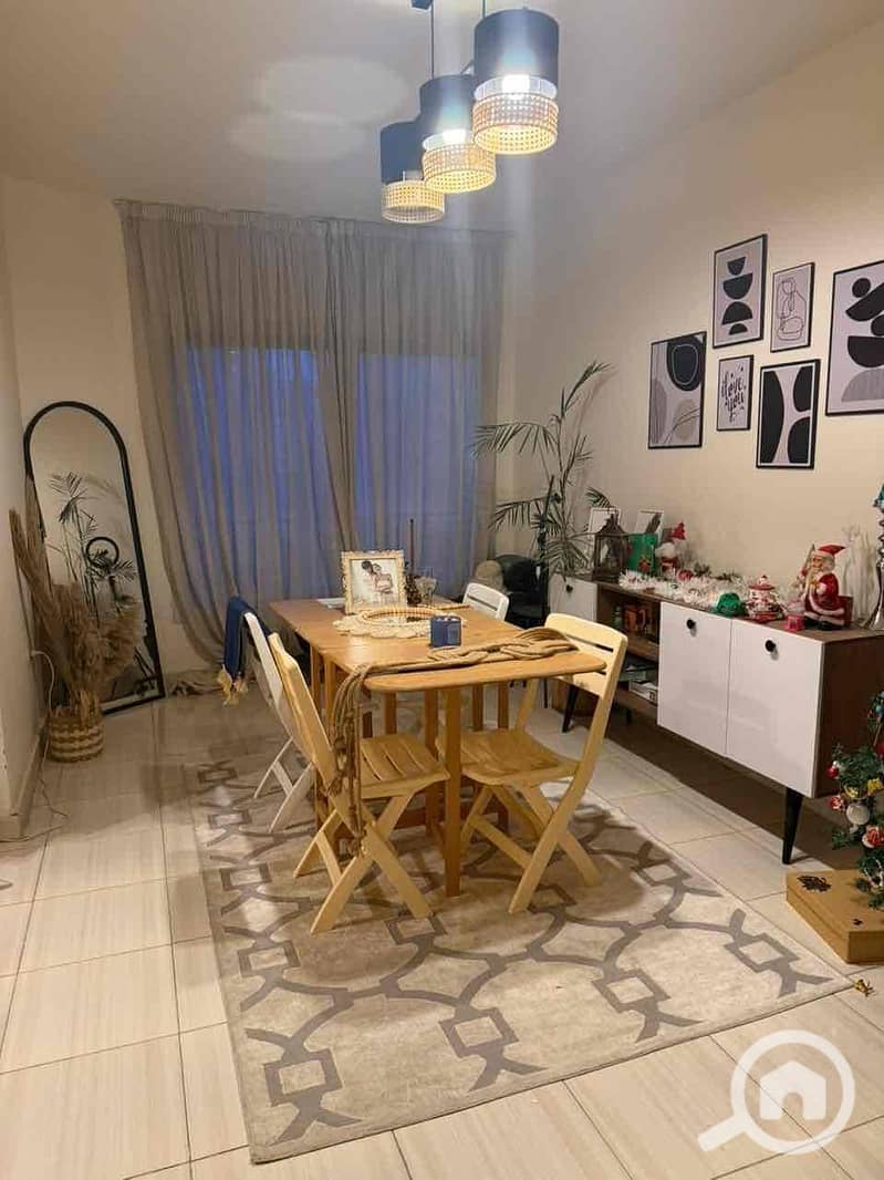 9 195221c2-58f8-47f6-a09f-083c3a5a6060. jpg