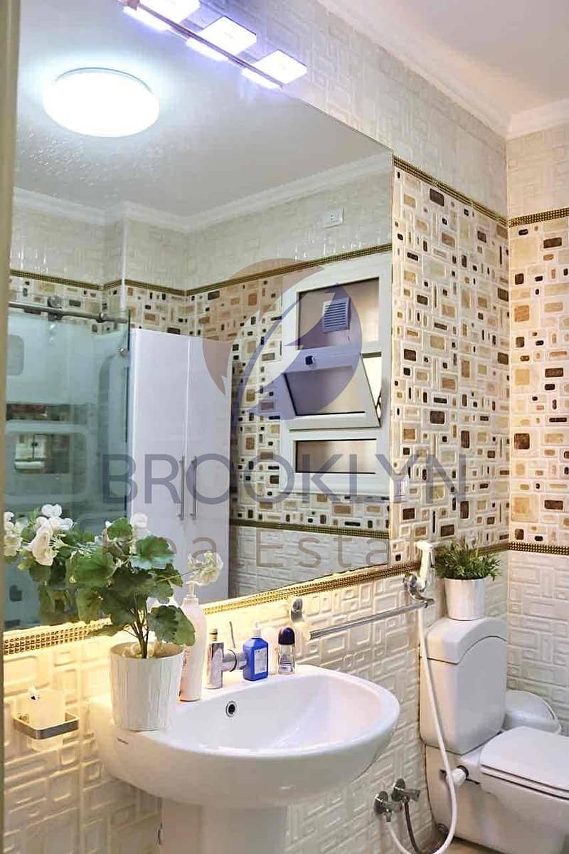 8 18673f37-7cba-4bbe-a56a-893a8ed38752. jpg