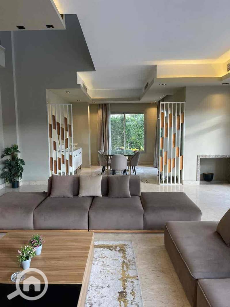 8 709843fa-6035-407c-9414-189bef28403a. jpg