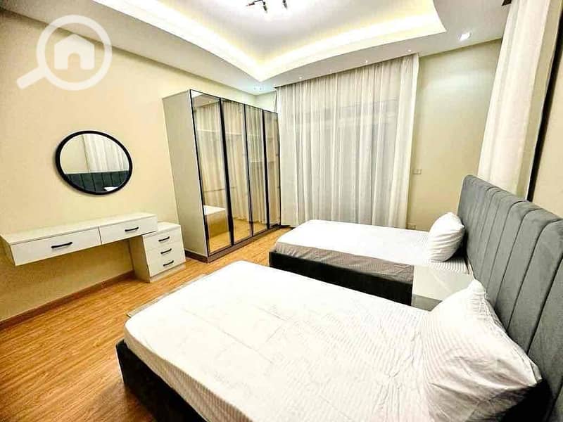 12 be7774ec-6bf2-4994-b14e-6d2b4d806e56. jpg