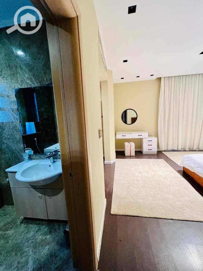 17 5b0f02db-fc2d-49e2-98fa-6b669cfaf895. jpg