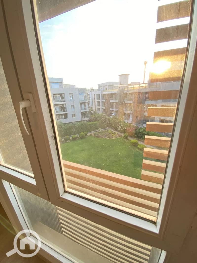 4 d324165e-3901-4697-8653-e229dd404de4. jpeg