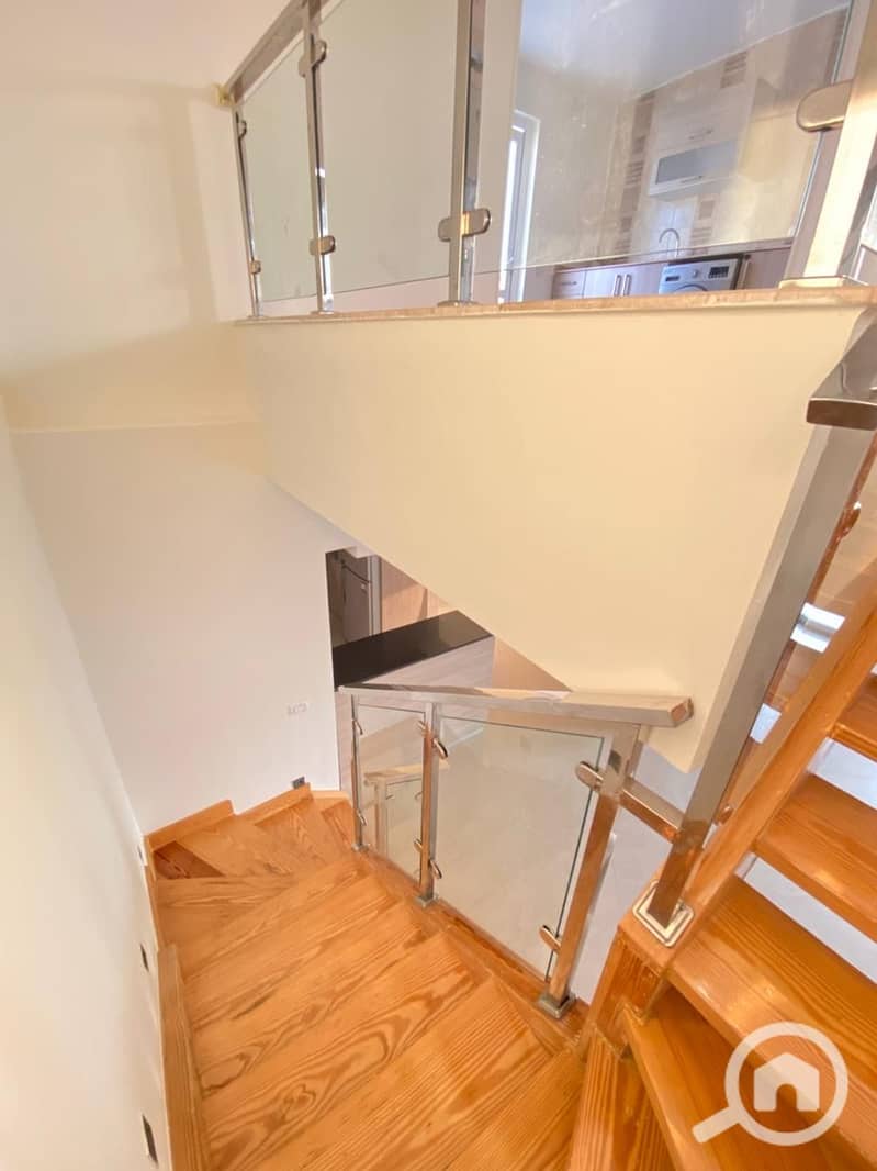 5 984bd0a9-f5f9-42de-8690-99718e8a39c5. jpeg