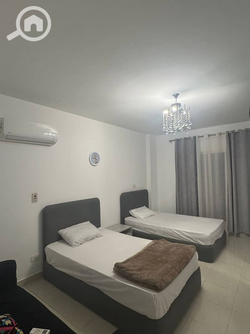 6 ae3cad1a-2f01-4f34-96c9-95027bf577df. jpg