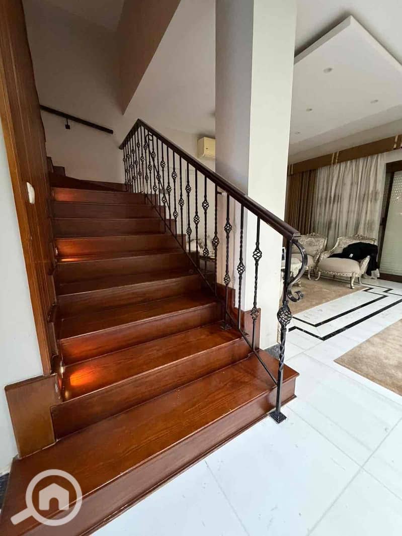 4 69fc279d-eaee-4111-bd82-39c1841a293a. jpg