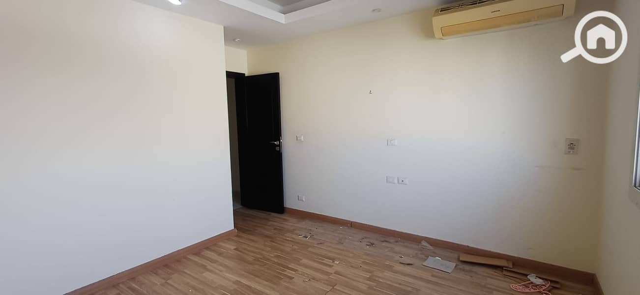 7 7e5a50e2-2b8b-4d68-bc5c-e772dca540a9. jpeg