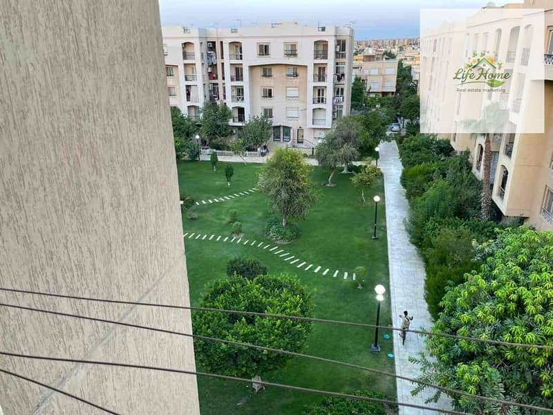 2 e759a8aa-9950-402d-b516-7b7f26d9bef8. jpg