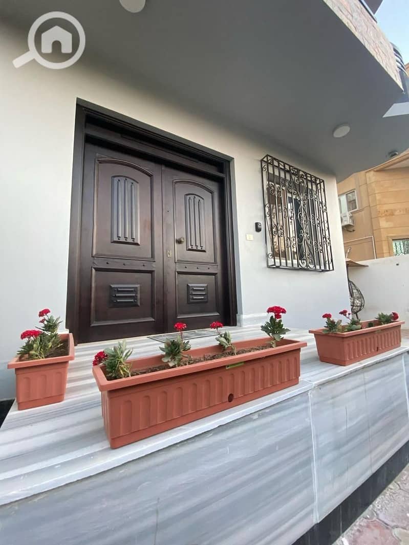 18 d843f041-14f8-4c3b-9ceb-2eec5987902d. jpeg