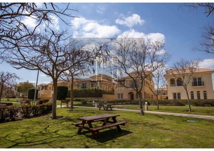 5 8423317-bc776o. jpg