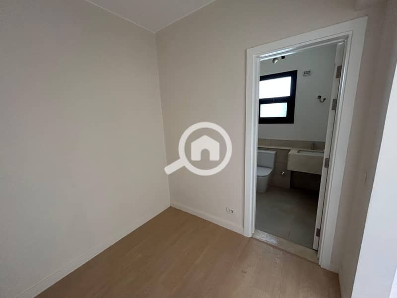 11 WhatsApp Image 2026-01-16 at 17.22. 13. jpeg