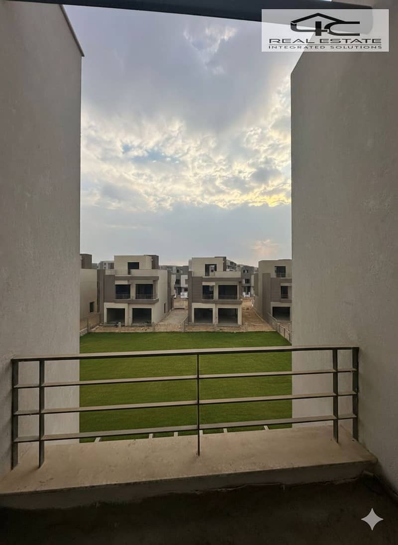 4 Gemini_Generated_Image_89tpcx89tpcx89tp. png