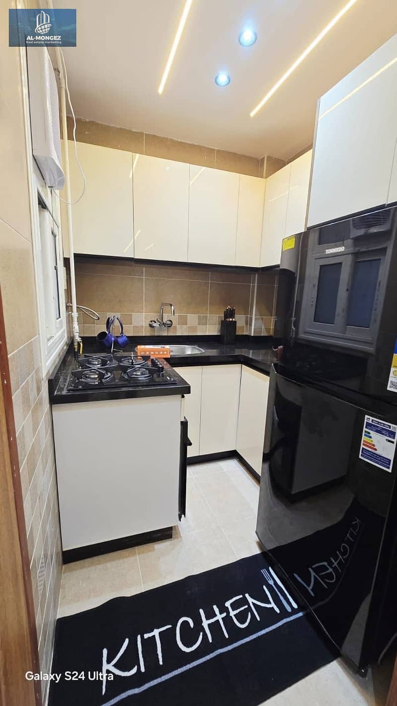 4 39e31b9d-9c49-45e3-a928-f5b24661a7de. jpg