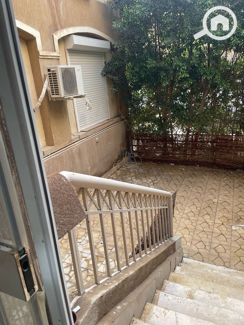 4 02aee1fb-175d-42e3-83ef-eea73ce2c9ea. jpg