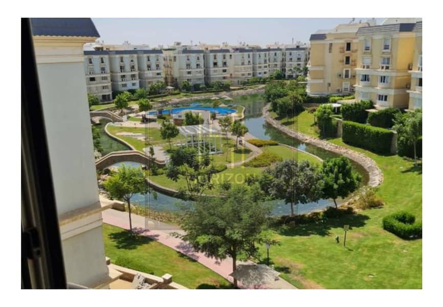 7 8461817-bbfc4o. jpg