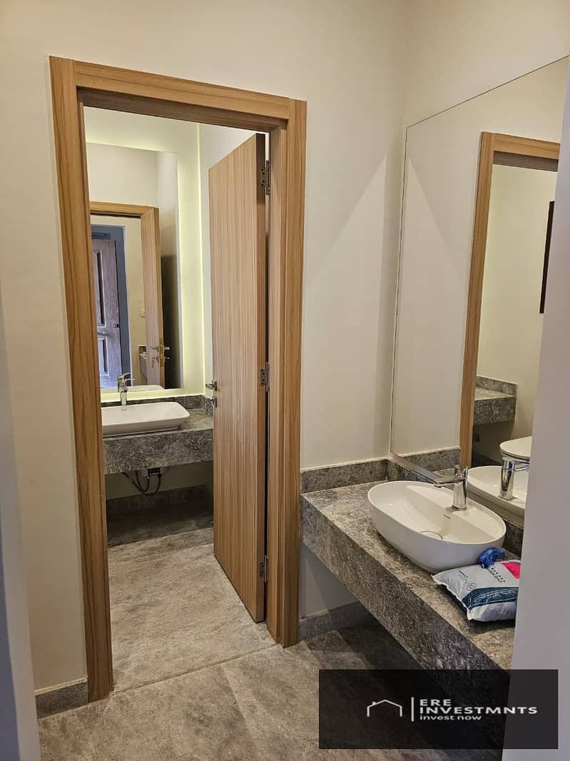 4 33e1bed4-f9c6-4ed0-b4c4-6dea46679670. jpg