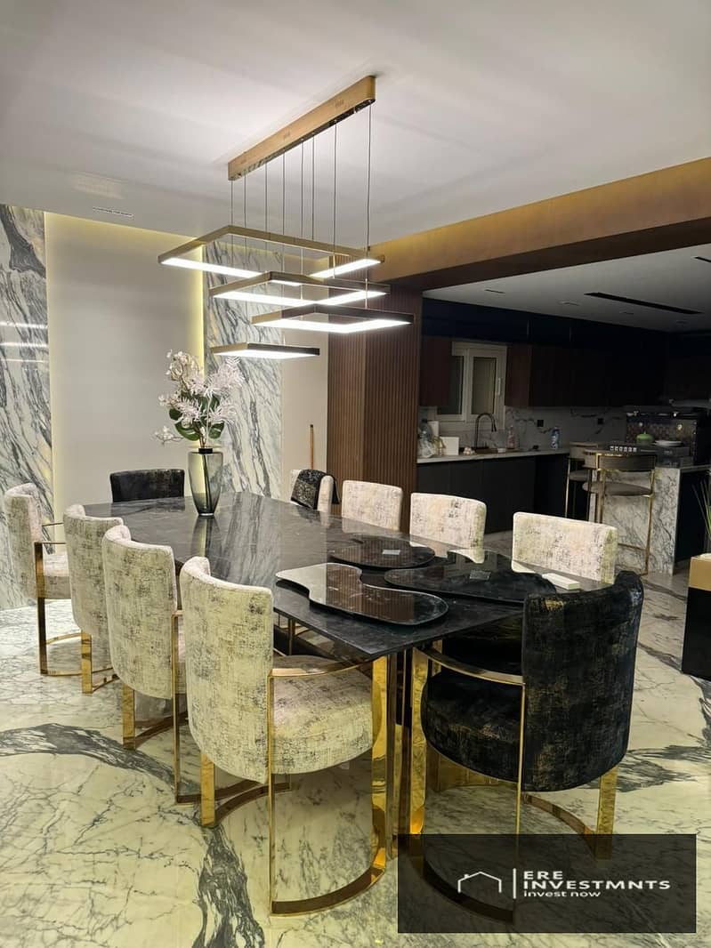 8 f8c0ebeb-ab56-4f5b-8e24-83c7cf77b891. jpg