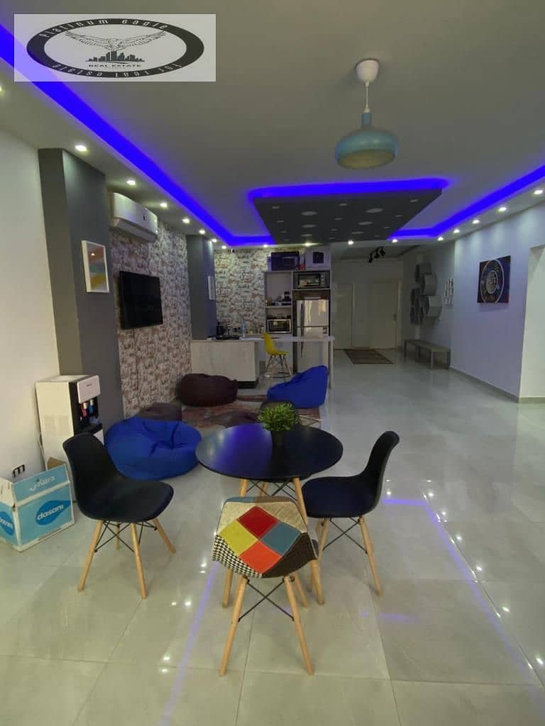 2 98cf68cc-bae5-430b-a14f-a445b6481a36. jpg