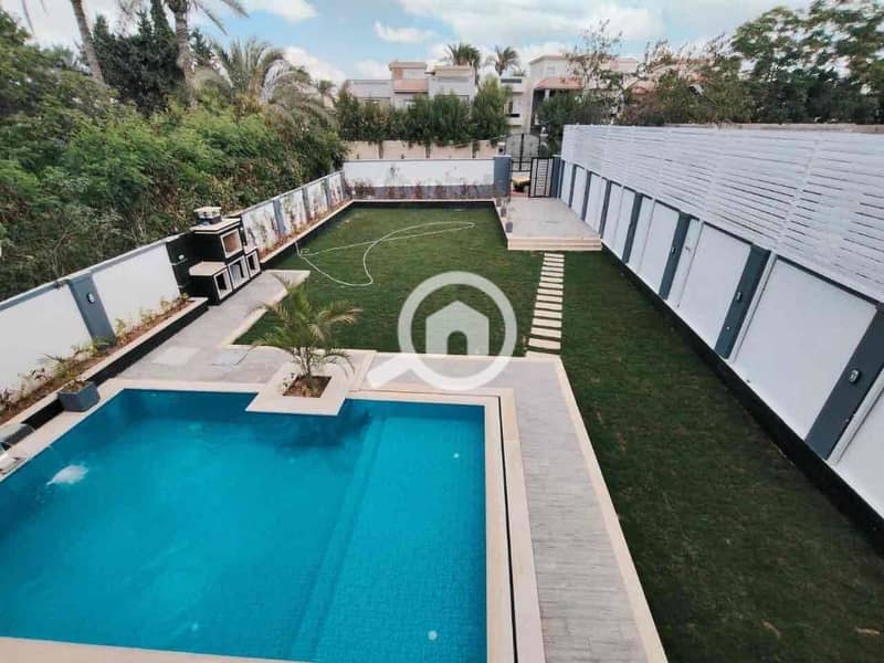 3 8a50ef9c-cbb4-4c5c-bd5d-4d2387771f5a. jpg