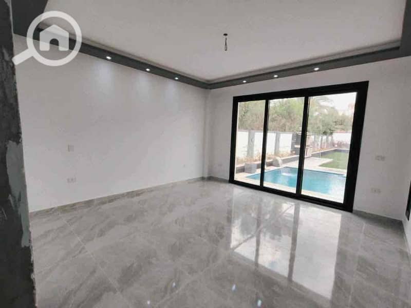 10 94032387-273e-42d5-b215-98bf979cc48a. jpg