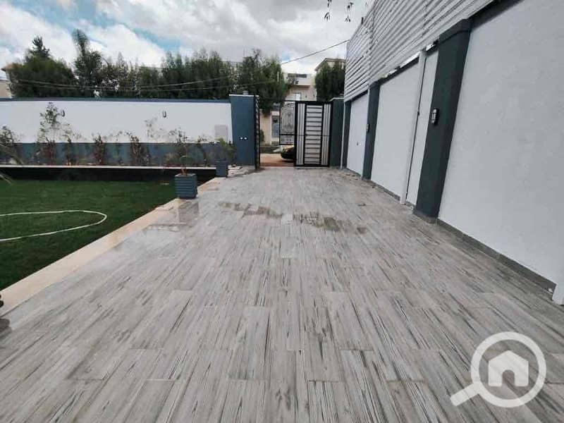 12 40414fb0-5a6e-4bf8-879d-c78773dde4c8. jpg