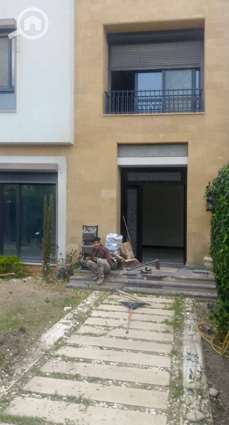 6 7415dcd0-f6d3-4d34-bc48-1850b2fbd5b9. jpeg