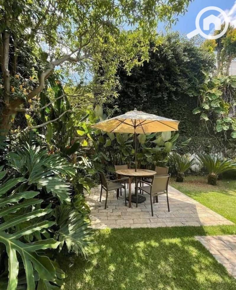 10 8239eb10-292b-442c-beab-090785599d48. jpeg