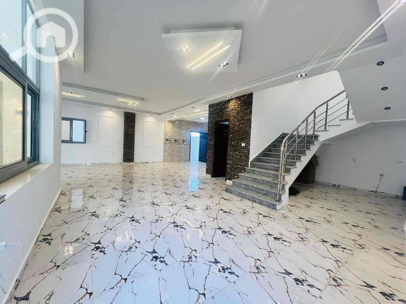 17 ee17ca2c-16a4-463d-97db-72cf25a54e0f. jpg