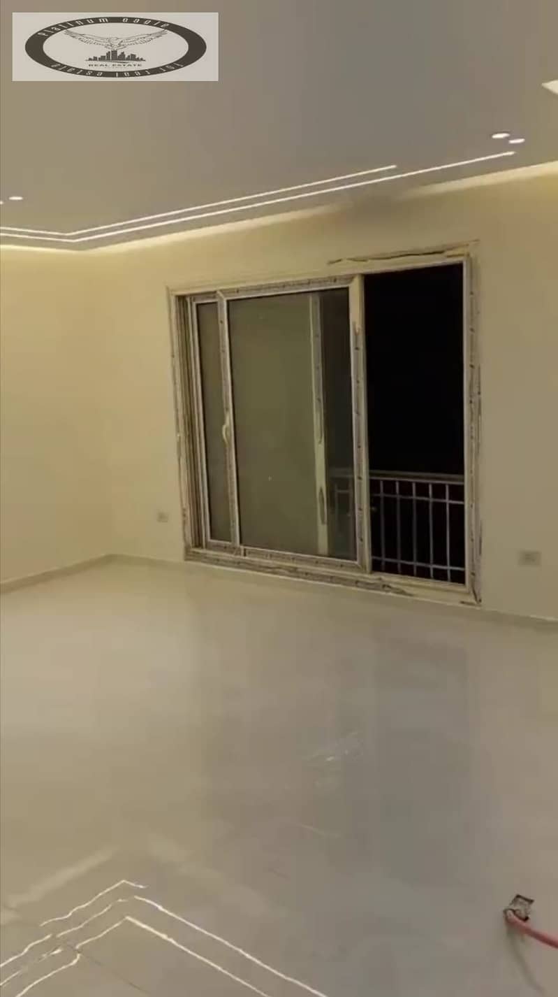 7 c4a54ed0-c342-47b9-bb92-6f443cbc9d05. jpg