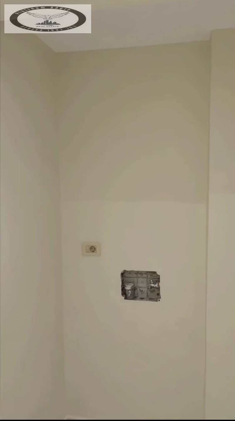 21 51c0a2c8-f007-40cf-b271-685cb3d53426. jpg