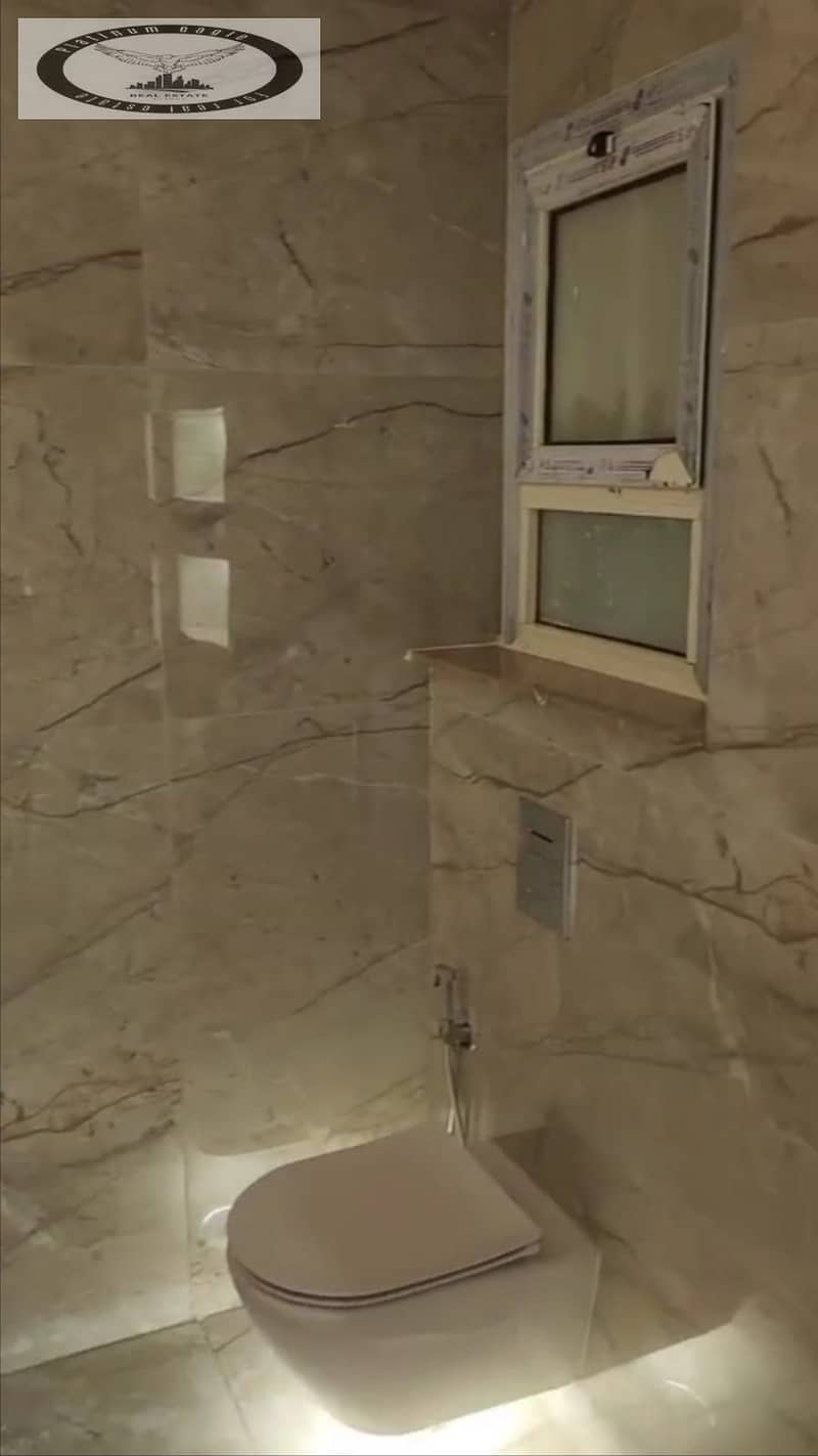 24 e50772bc-613f-43d4-9f3d-54ba1767f2dc. jpg