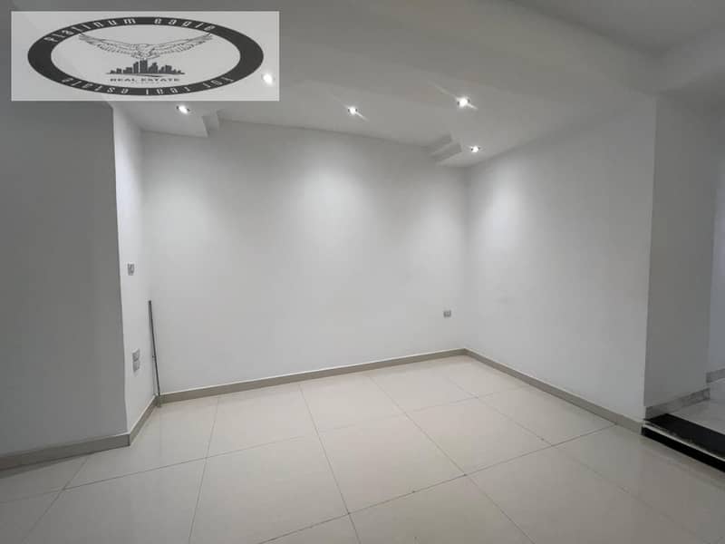 4 5a0bf0f0-9d9c-4c98-bf52-fa55e683eb6d. jpg