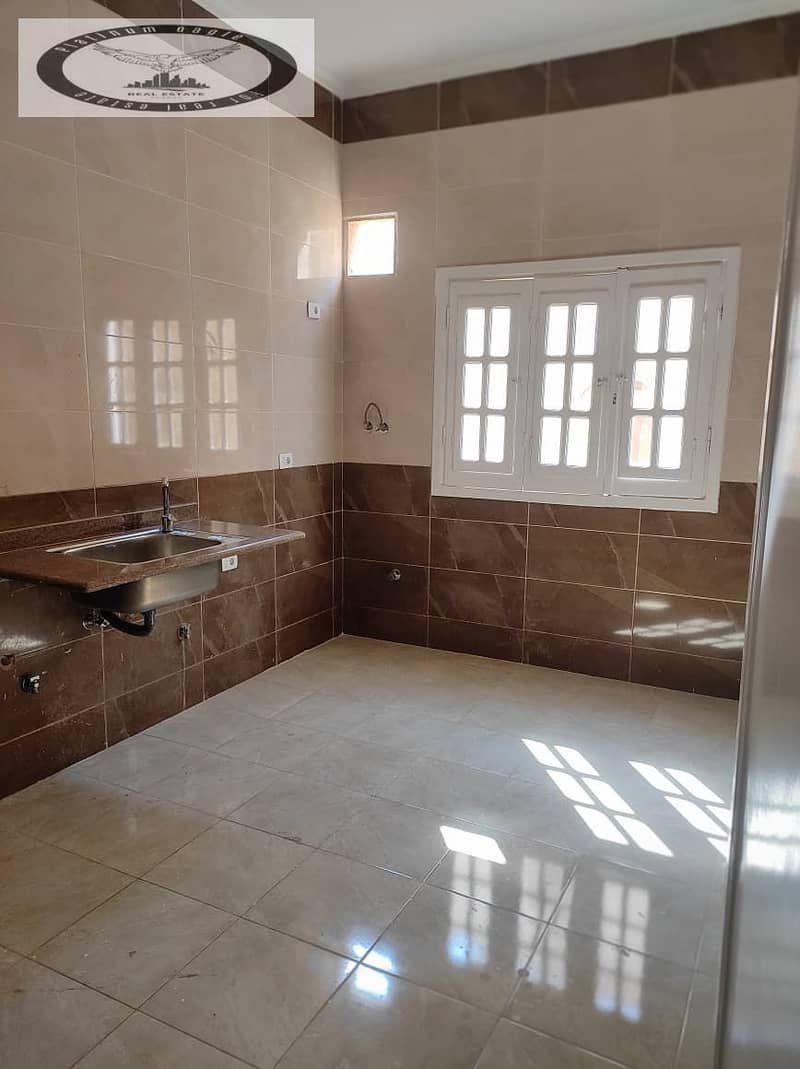 12 24e735ec-445a-415d-9fa6-3a2624143d89. jpg