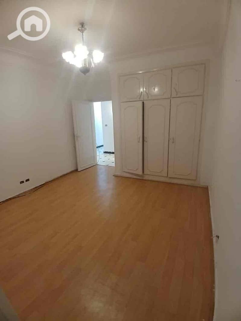 4 8581b9af-eeb9-4355-9839-de808d420036. jpg