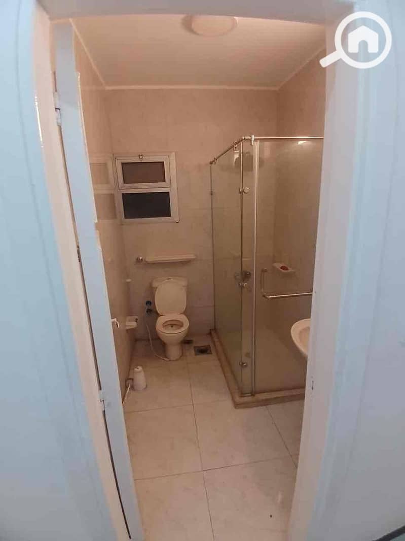 8 bfc38c46-0d10-4b7b-a938-ce39f4f195ad. jpg