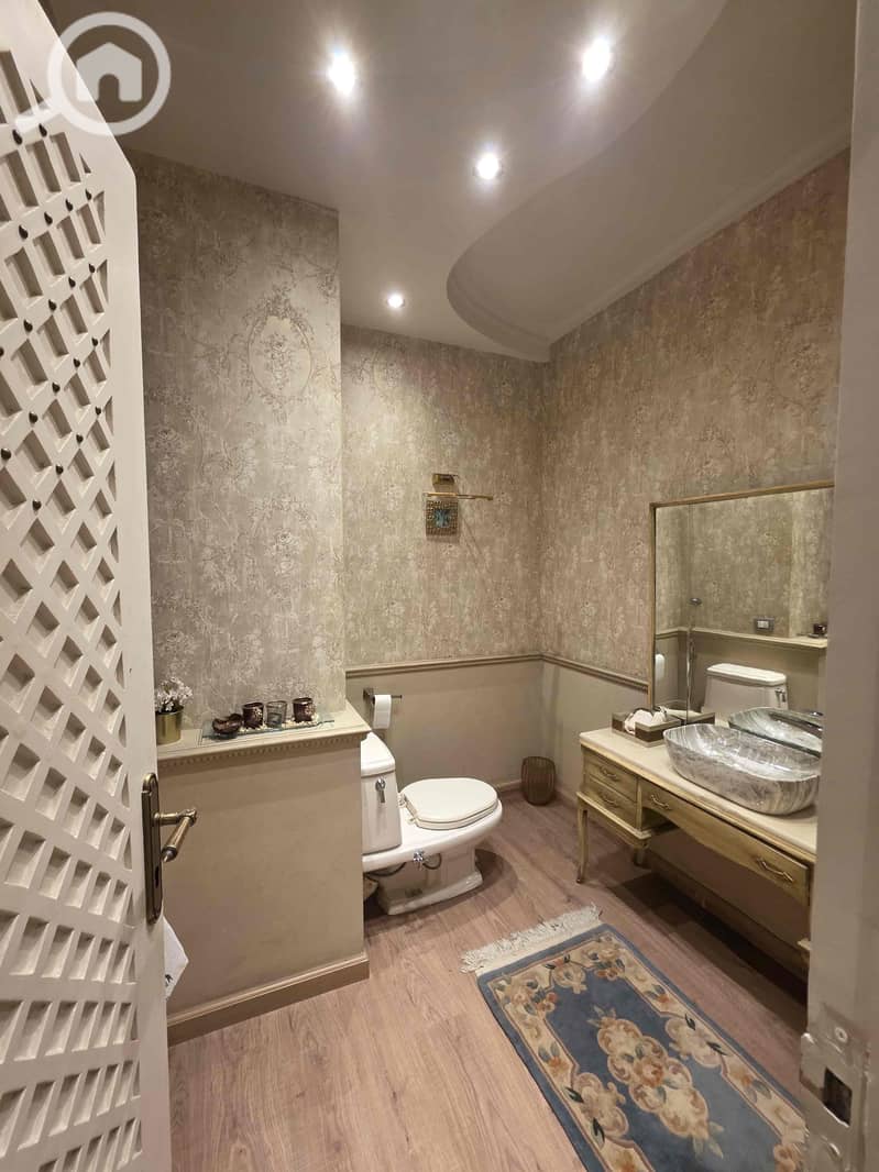 12 92902d35-1c68-4f3a-927f-f91dccf2b443. jpg