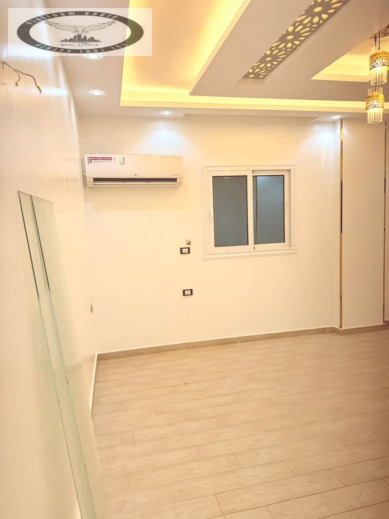 10 5edf8854-5fde-476e-8ab3-5f5af8312bb2. jpg