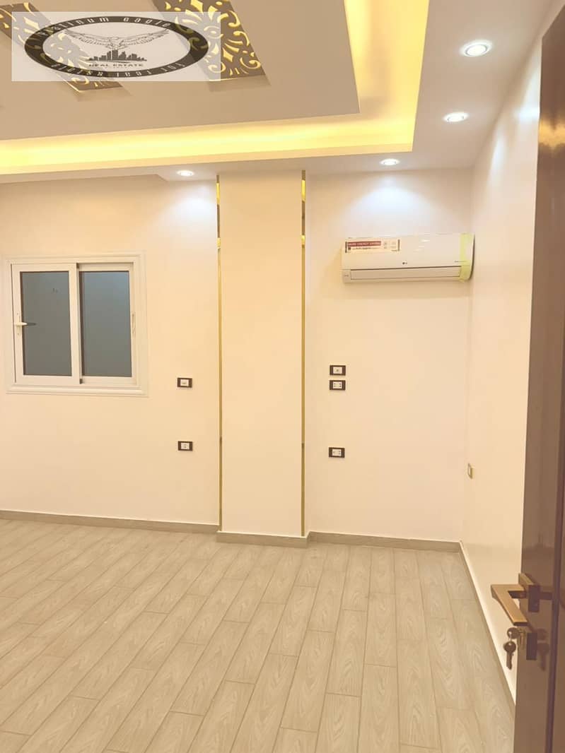 12 b55c85f8-7eef-43ba-a7b5-10b998524672. jpg