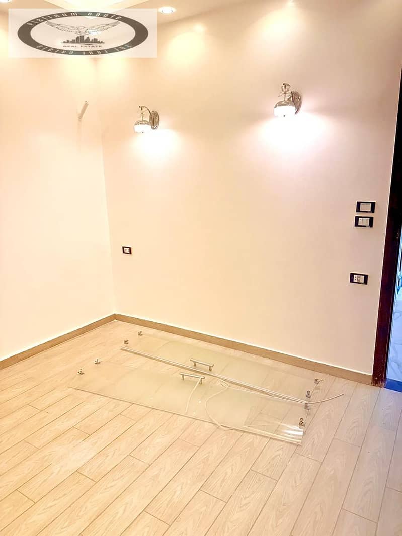 16 b3feeb1a-28de-4464-ab2f-a7075e9eaeca. jpg