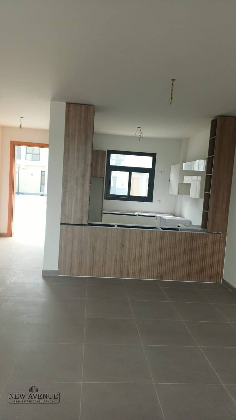 3 7fdf5c0f-443e-4911-aa3a-803f3dd6cc50. jpg