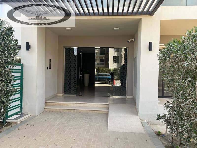 4 a6274132-bb38-4407-b47c-52cea93f10c2. jpg