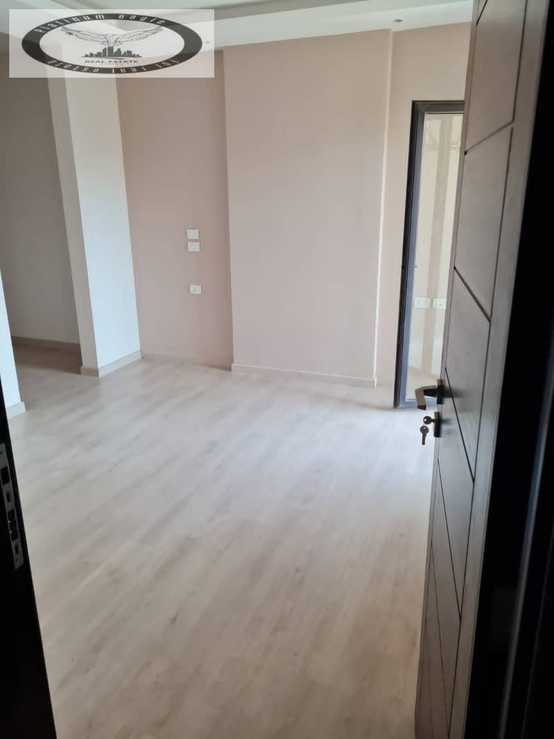 9 28f134dd-1c37-4724-b773-7794ad70965f. jpg