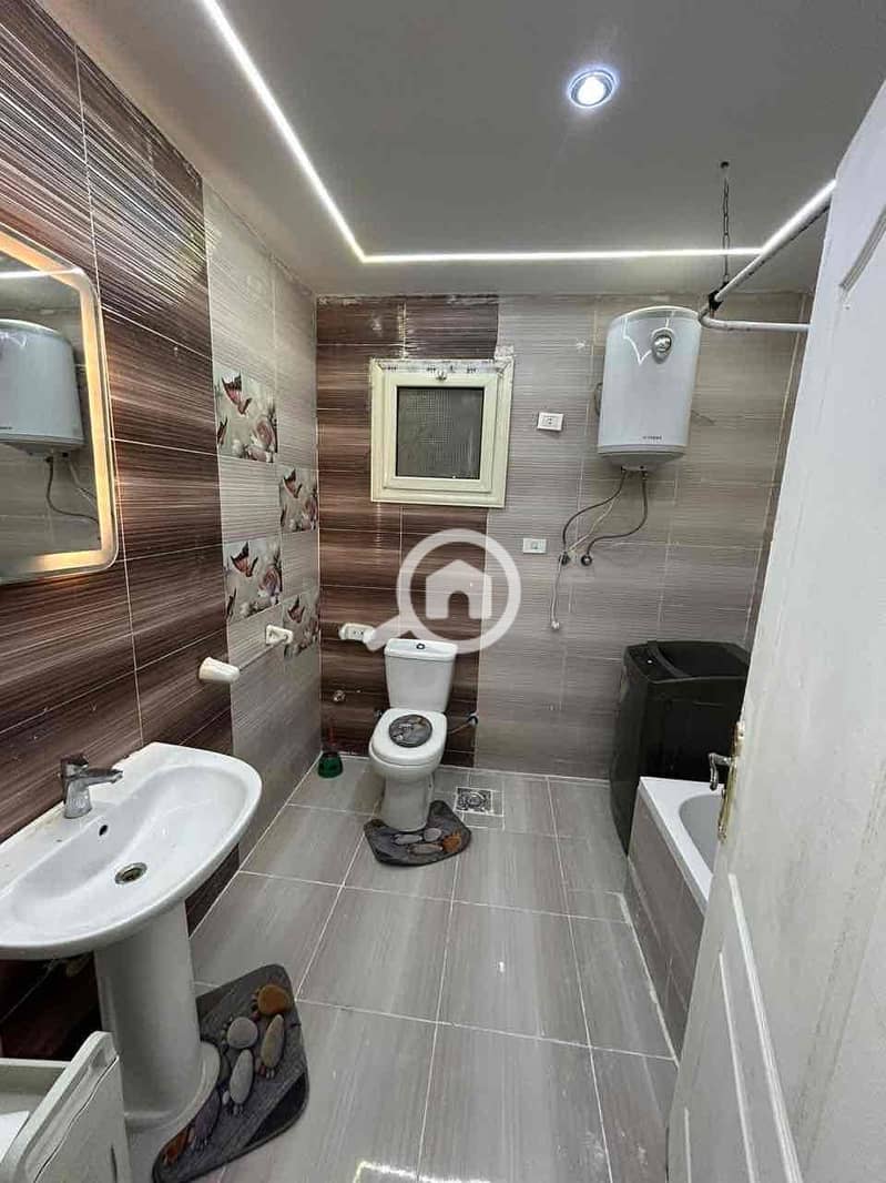 2 604e82c1-812e-4780-b011-c78692fcdaa0. jpg