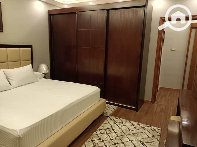 12 33089ae8-4d2d-4b00-93a3-1a0f00b28db6. jpeg